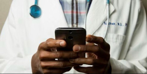 Doktor Web Sitesi: Hastalar Sizi Bulmadan Önce Güven Kurun