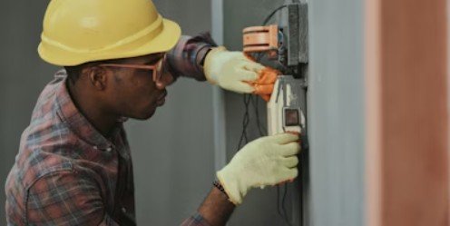 Elektrikçi Web Sitesi: Arıza Anında Müşterinin İlk Aradığı Siz Olun